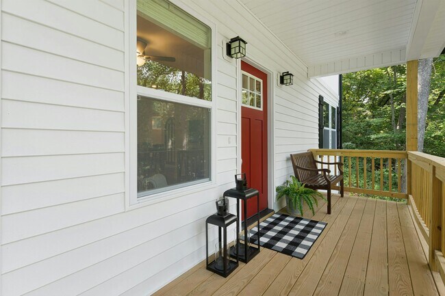 461 Governors View Rd