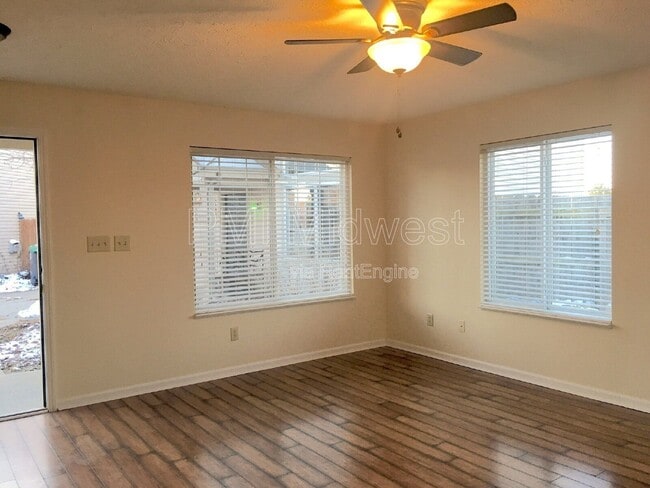 Photo - 736 Pine Lake Dr