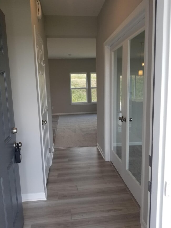 Photo - 1389 Meadowrun Ln