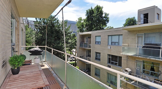 Building Photo - Heath Estates B Unit 00310