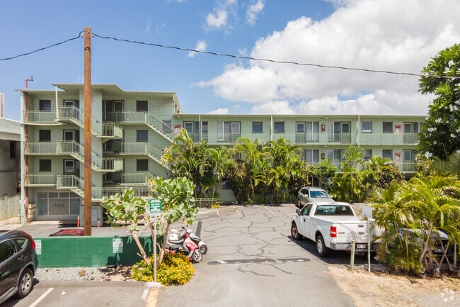 3516 B Waialae Avenue