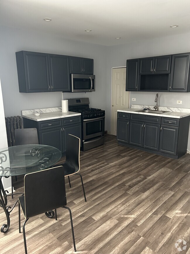 Building Photo - 5226 W Berks St Rental