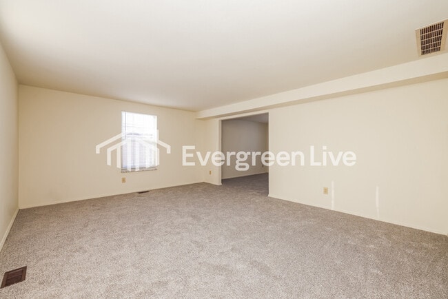 Photo - 6125 Honeygate Dr