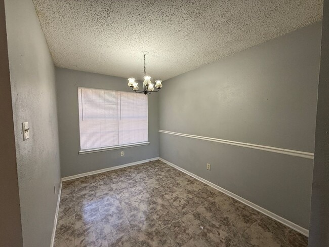 Photo - 1301 Indian Trail Unidad Apt D