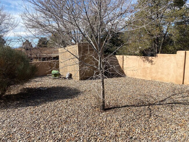 Photo - 2523 Claremont Ct NE