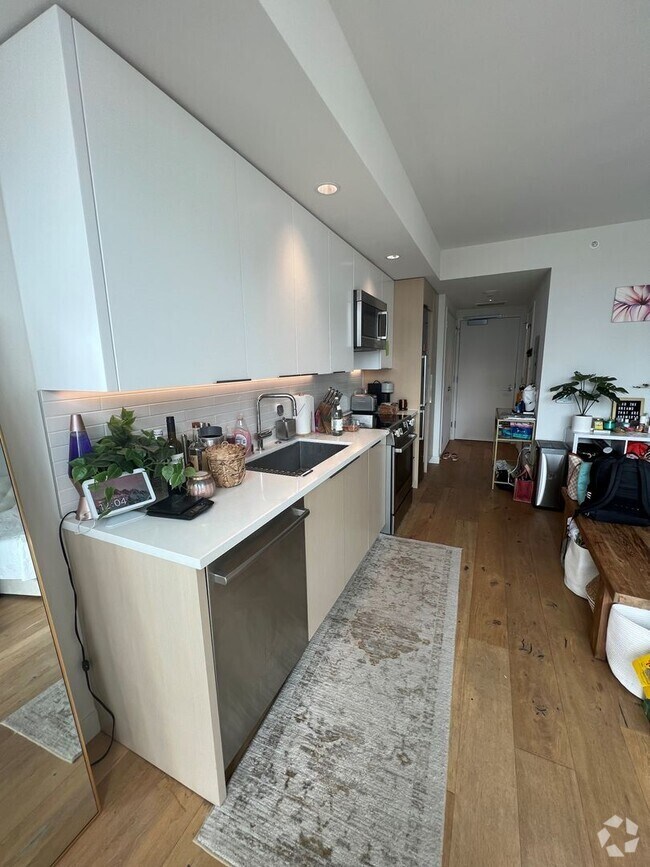 Building Photo - Central AC. Two Swimming Pools. Ocean view... Unit 1910 Rental