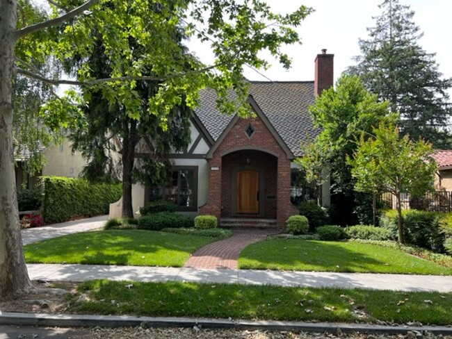 WILLOW GLEN - Custom crafted English Tudor... - WILLOW GLEN - Custom crafted English Tudor... Casa