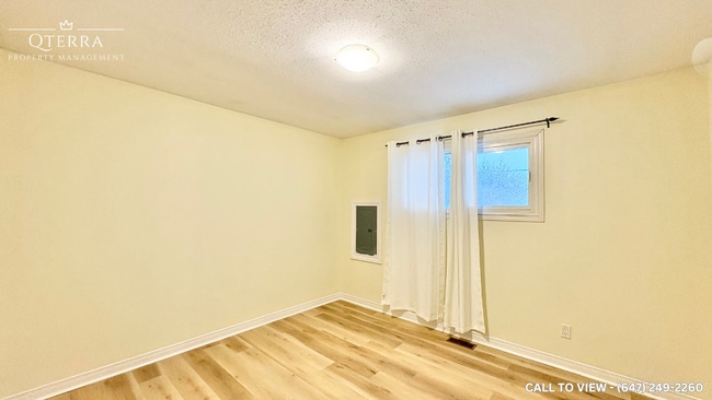 Photo - 2424 Howland Av