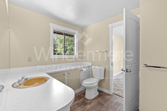 Photo - 7805 E Upriver Dr Unidad B