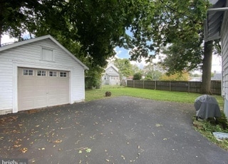 Tu plaza de garaje - 2125 Old Welsh Rd Unidad 2nd Floor