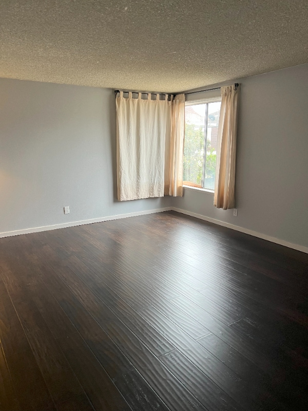 Building Photo - 714 S Barbara St Rental
