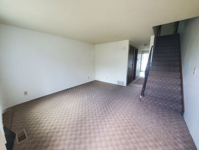 612.5 Thomas Dr
