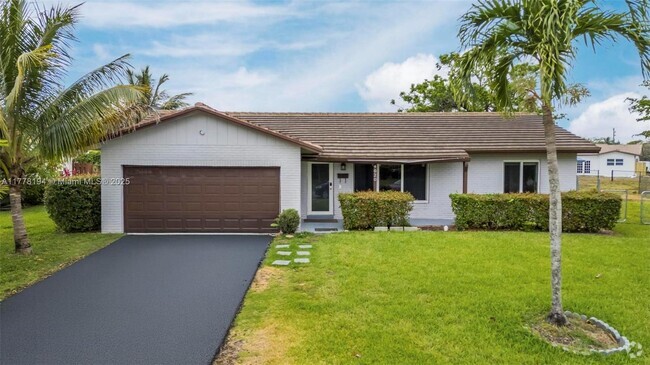 Building Photo - 4020 NW 76th Ave Rental