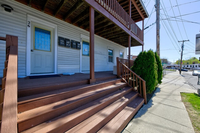 24-26-26 Malta Ave Unit 24 Up