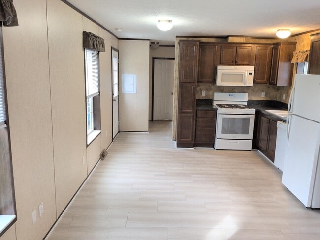 Photo - 106 Pine Grove Dr