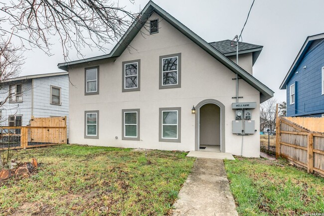 Building Photo - McILVAINE DUPLEX Unit 920-M