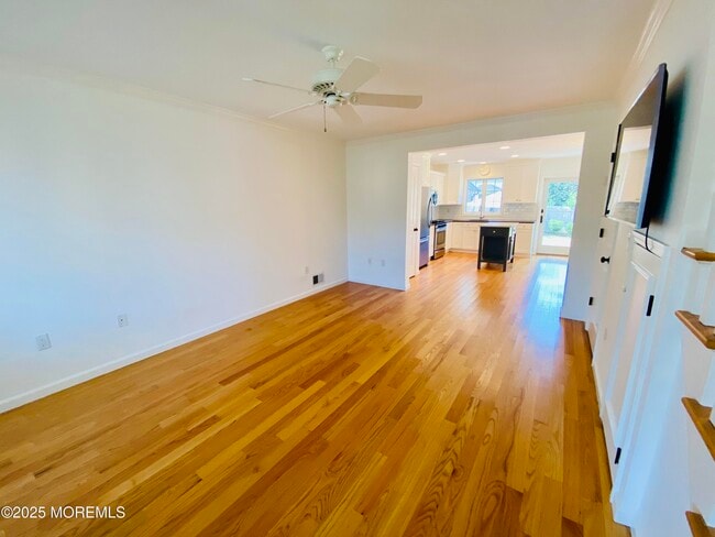Photo - 32 1st St