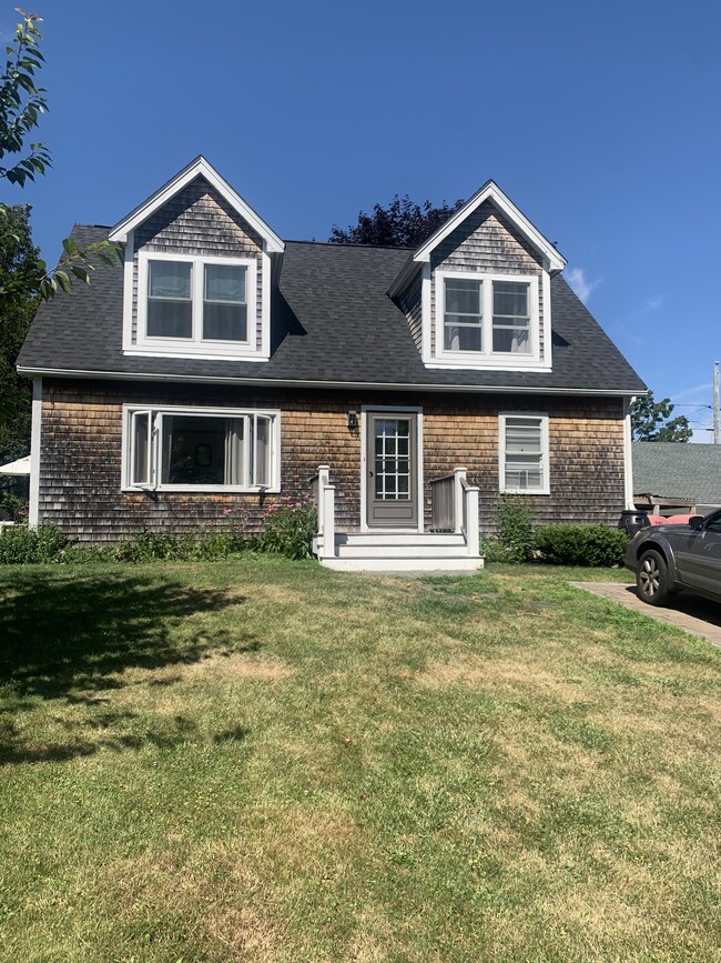 Front of house - 25 Ridges Ct Casa