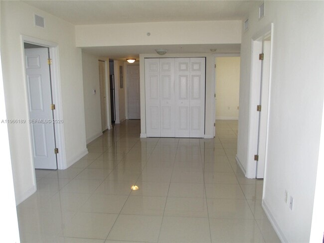 Photo - 420 SW 12th Ave Unidad 1206