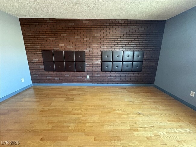 Building Photo - 5457 Escondido St Rental