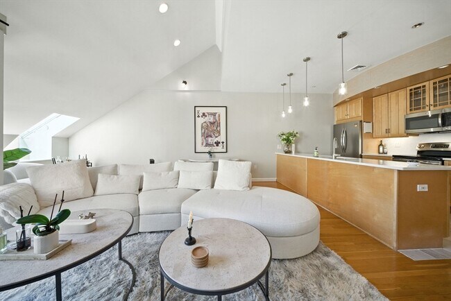 Photo - 145 St Botolph St Unidad U36