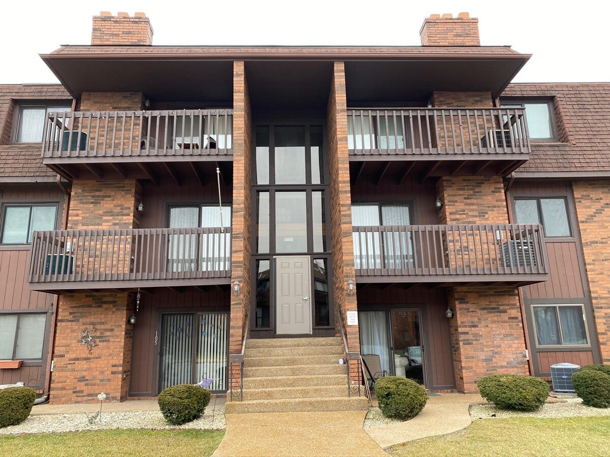 Photo - 2013 45th St Unit 304