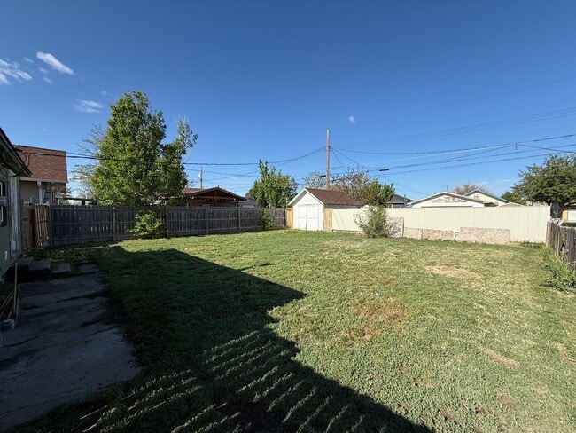 Photo - Two Bedroom, One bathroom, Pet Friendly house!