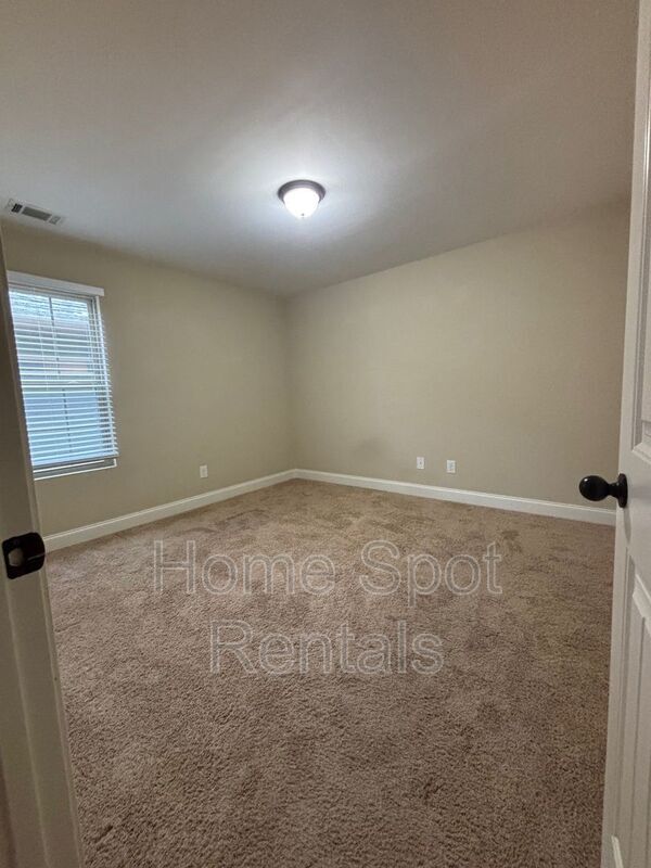 Photo - 4811 Lost Creek Dr