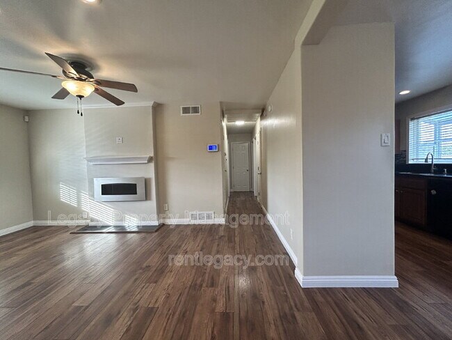 Photo - 7118 Watt Ave