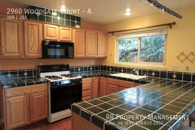 2960 Woodgate Ct Unit A