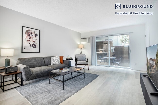 Building Photo - 1231 S Bundy Dr Rental