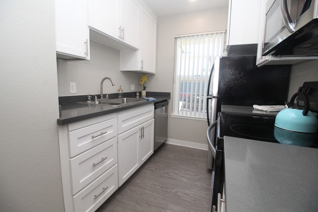 Photo - Sierra Square