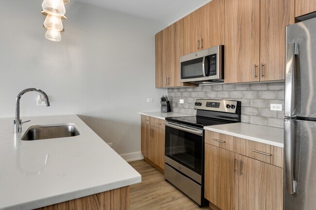 Photo - 2111 S Halsted St