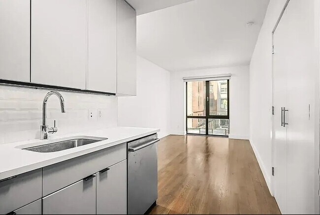 Photo - 155 Attorney St Unit 6D