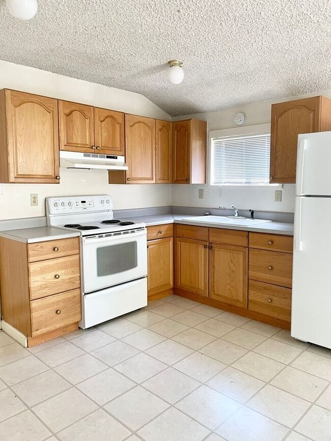 Photo - $1,550 Monthly, Studio apartment walking distance to down town Santa Rosa