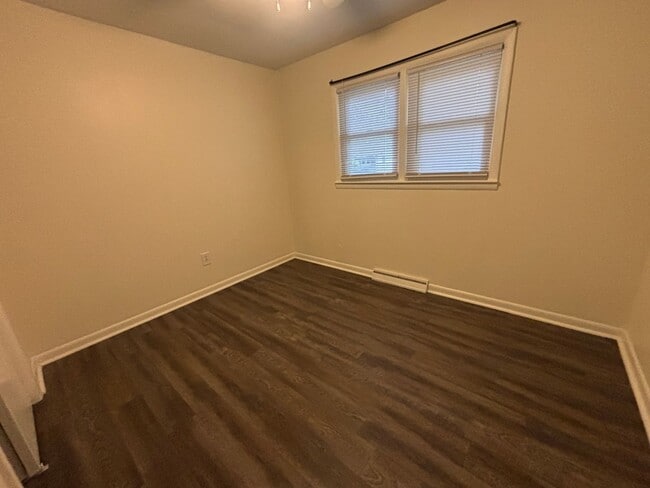 Photo - 1010 Larkin Dr