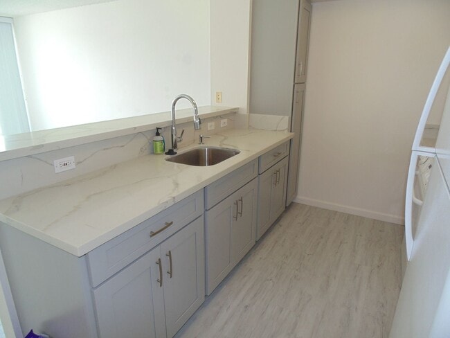 Photo - Newly renovated 1 bedroom, 1 bath, 1 parking in Makiki!
