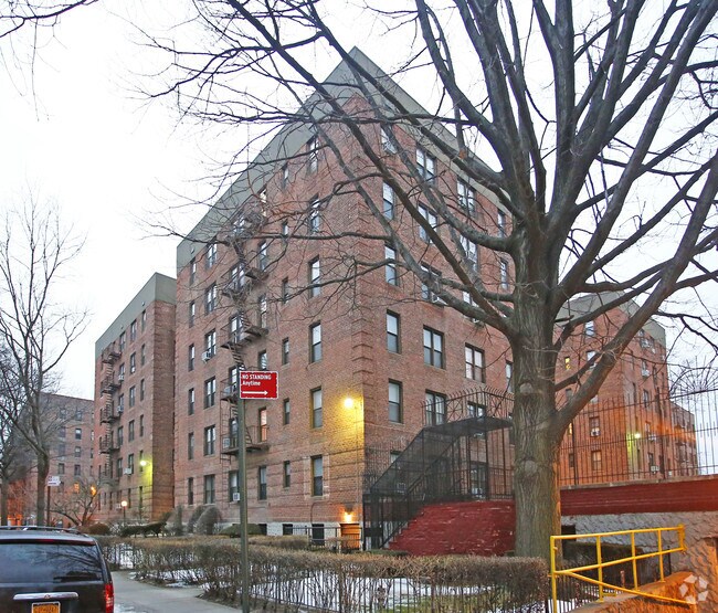 Photo - 2620 E 13th St