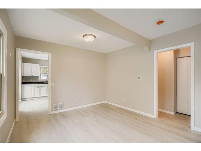 Photo - 4643 Emerson Ave N