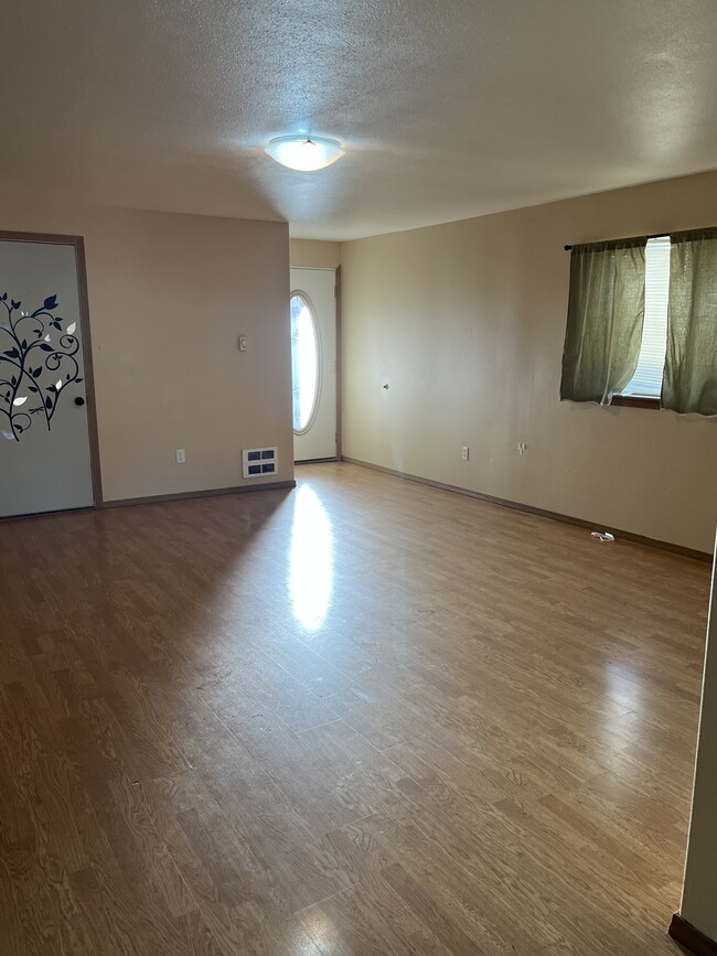 Photo - 224 Wyandotte Ave