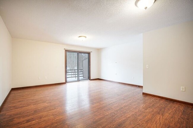 Photo - 155 Wynwood Dr