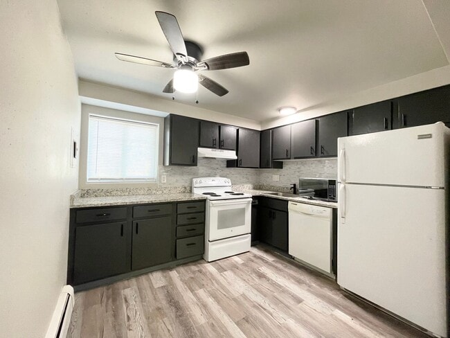 Building Photo - 4413 Forrest Hill Rd Unit 2 Rental