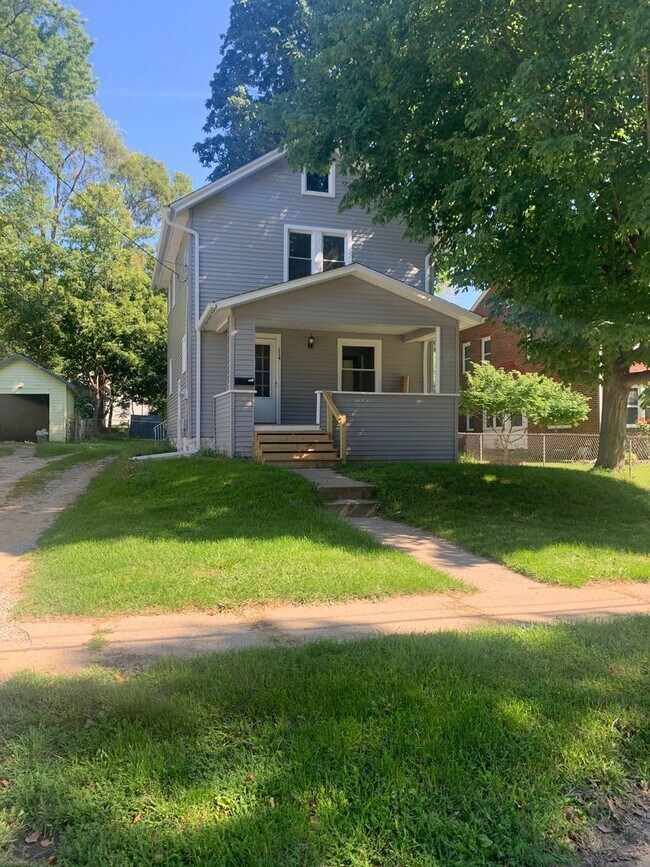 2 br, 1 bath House 114 Avondale Ave. Rental House Rental in Jackson