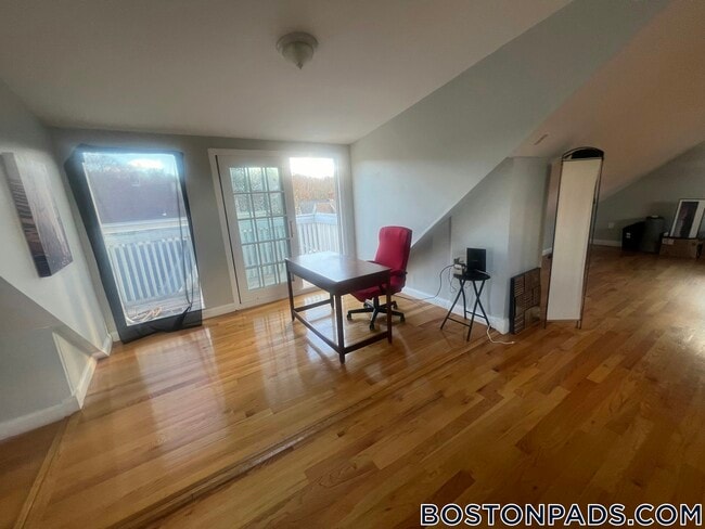 Photo - 20 Kenton Rd Unit 4