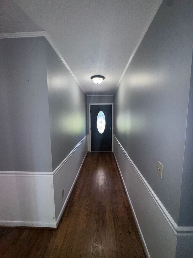 Photo - 302 11th St NE