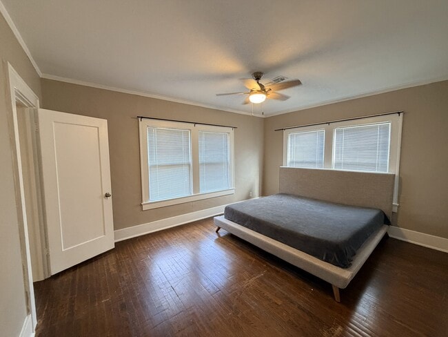 Photo - 4704 Chenevert St