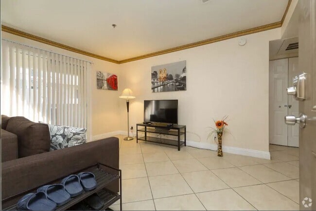 Building Photo - Super Cute 1 Bed/1 Bath Condo Near the Strip!
