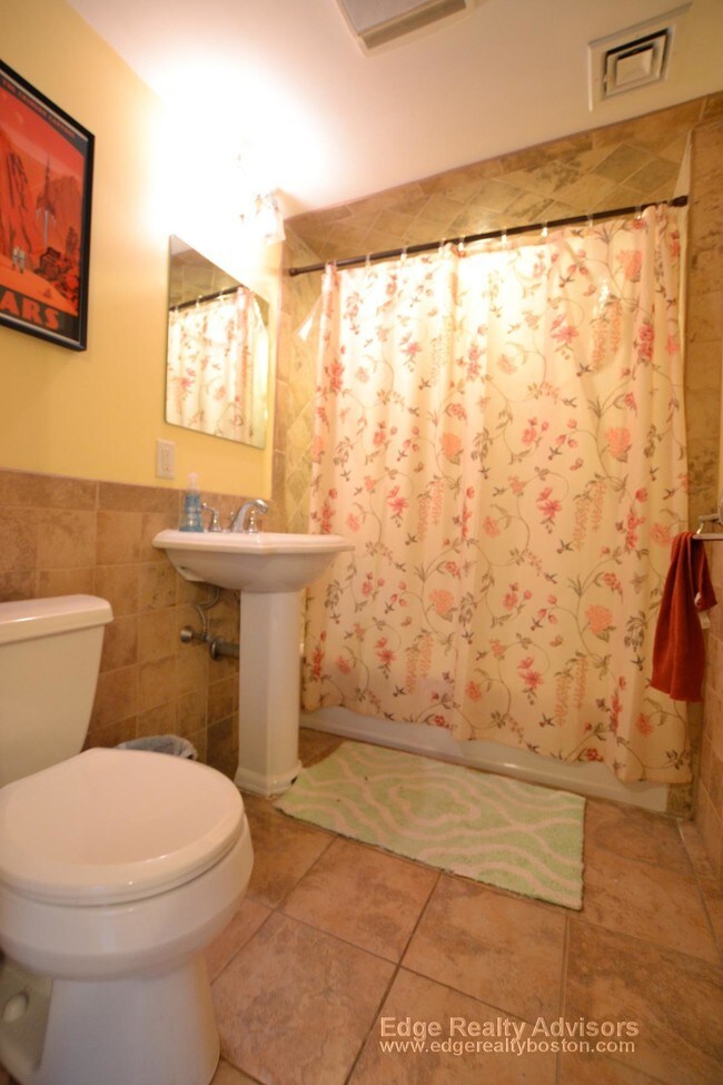 Photo - 32 Arden St Unit 2