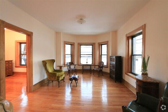 Building Photo - 900 Massachusetts Ave Unit 5 Rental