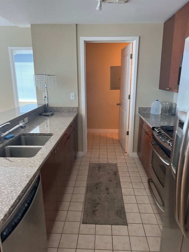 Photo - 3338 Peachtree Rd NE Unidad 3545